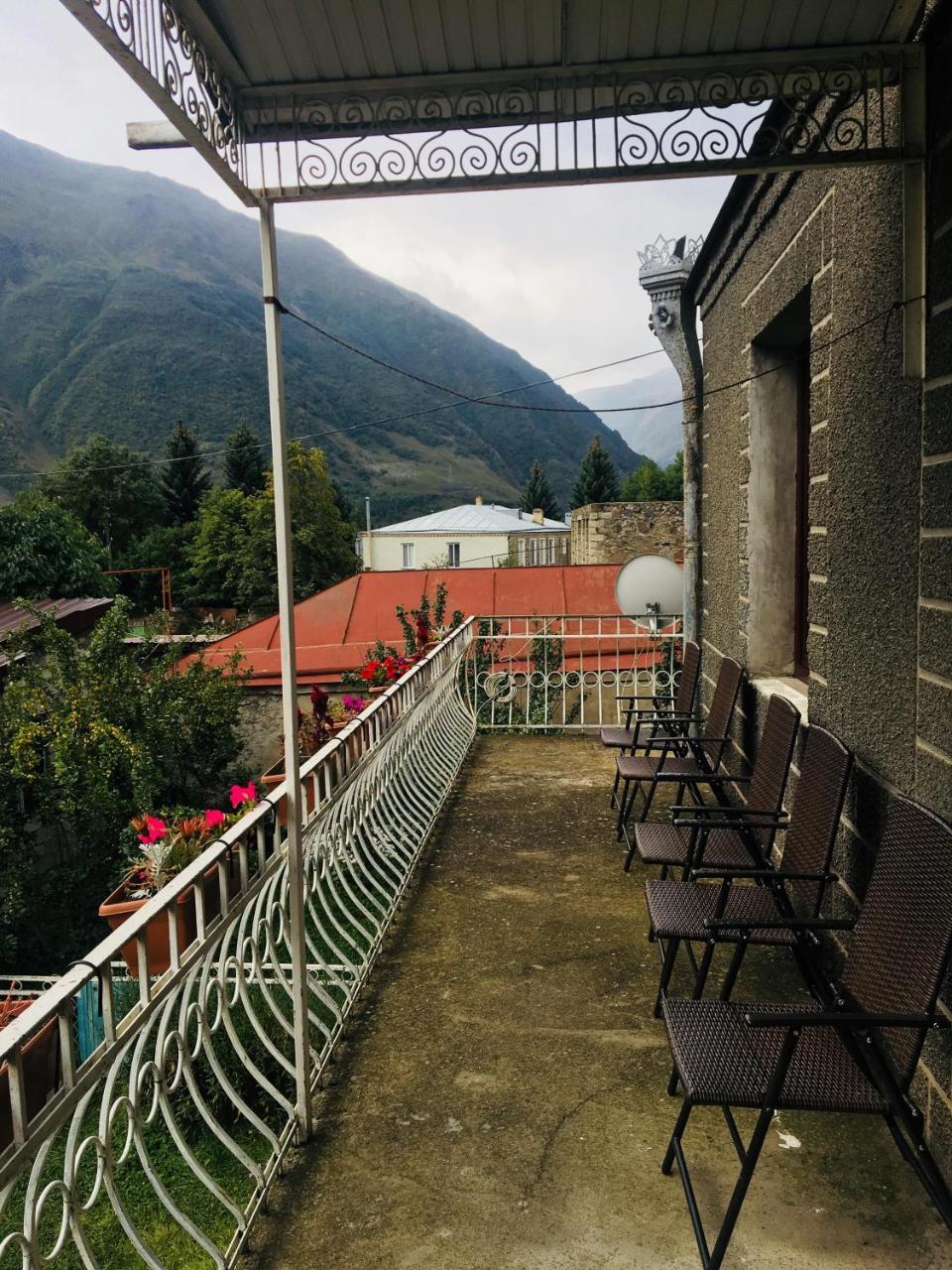 Maia'S Guest House Gergeti Stepantsminda Exterior photo